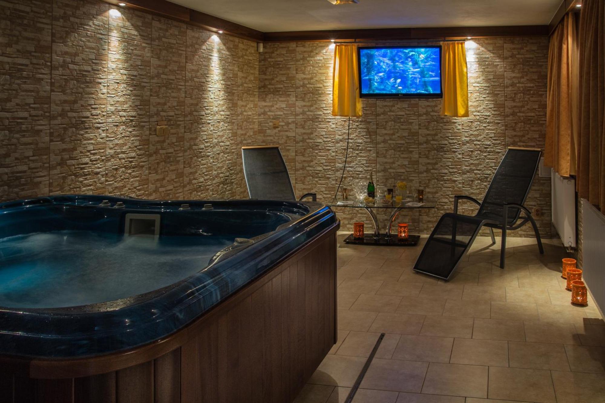Wellness Penzion Palice Йндрихув Храдец Екстериор снимка